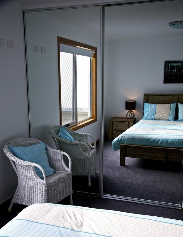 Penguin Beachfront Apartments Δωμάτιο φωτογραφία