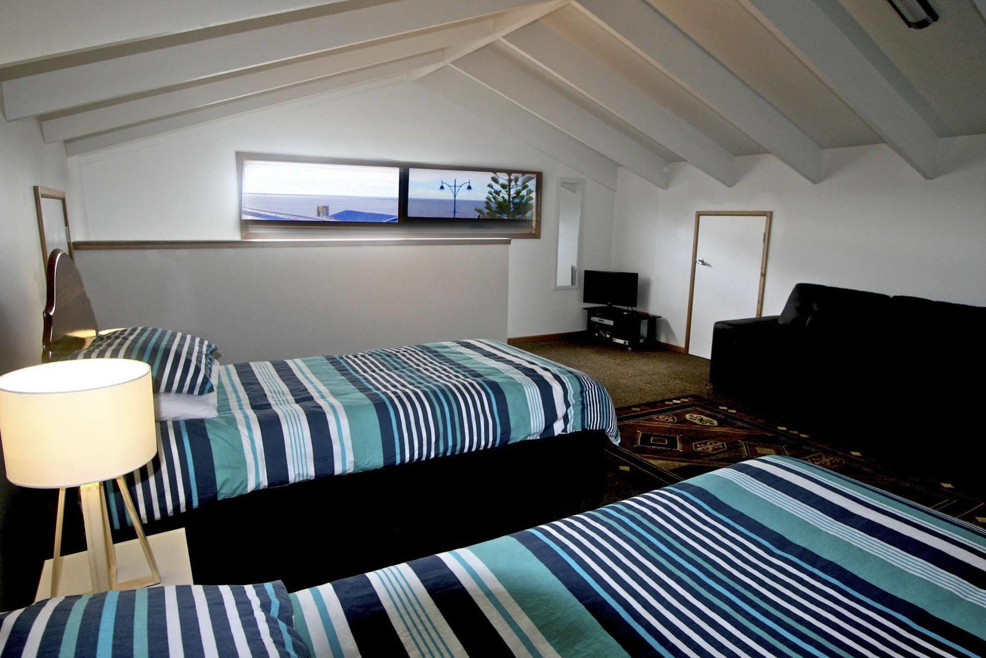 Penguin Beachfront Apartments Εξωτερικό φωτογραφία